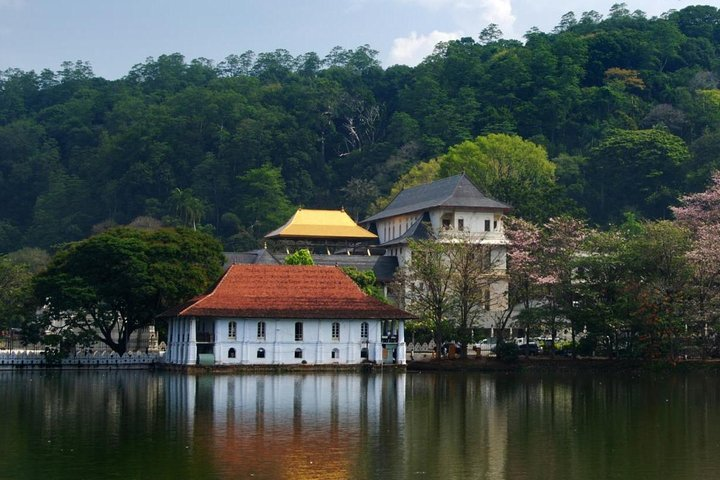 Kandy lake , Srilanka